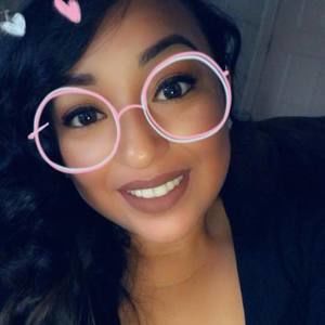 Meet your Posher, Yessenia